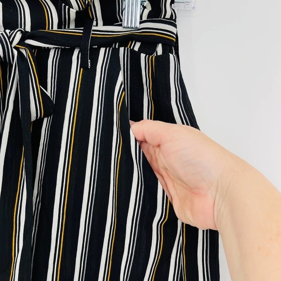 Lush High Waisted Paperbag Striped Shorts - Picture 3 of 9